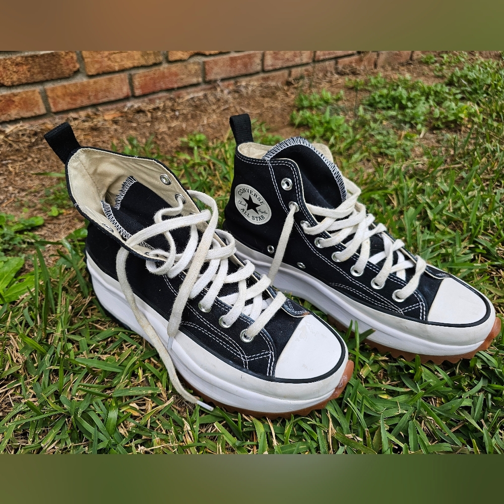 Converse Black & White High-Top Sneakers Unisex Men's Size 7.5 Or Women's Size 9